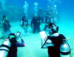 Underwater weddings